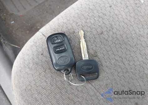 2003 Toyota Corolla Le из США, поврежденный, VIN 2T1BR32E83C012027